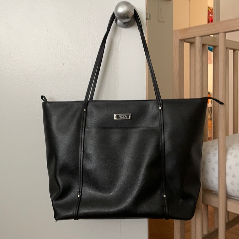 Tumi voyageur tote - LIKE NEW